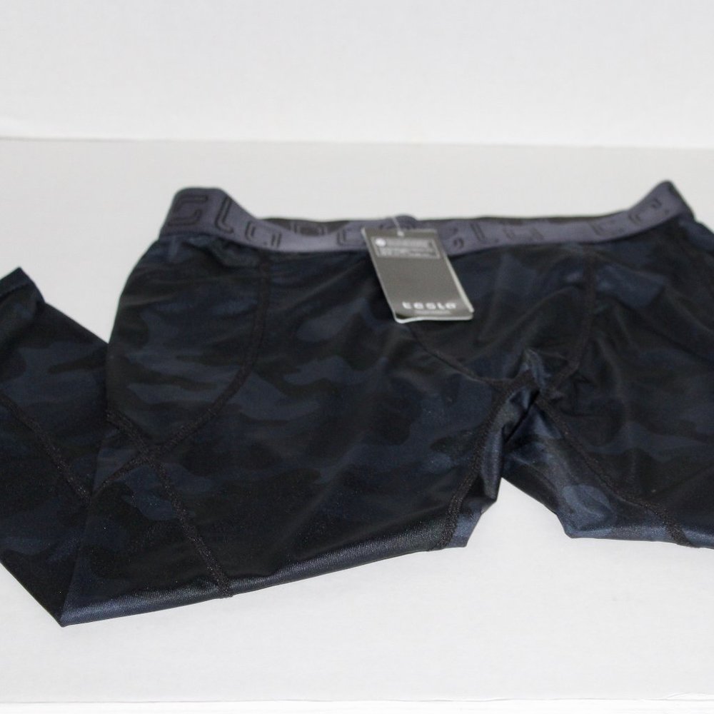 NWT Tesla Men Dark Camo Cropped Work Out Leggings